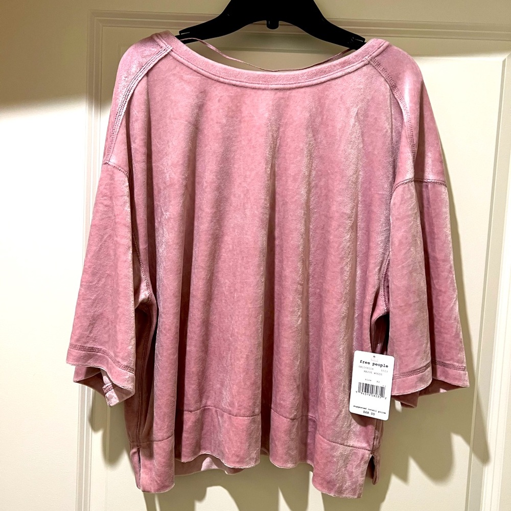 Free people soft pink velour top. Size XS. NWT.